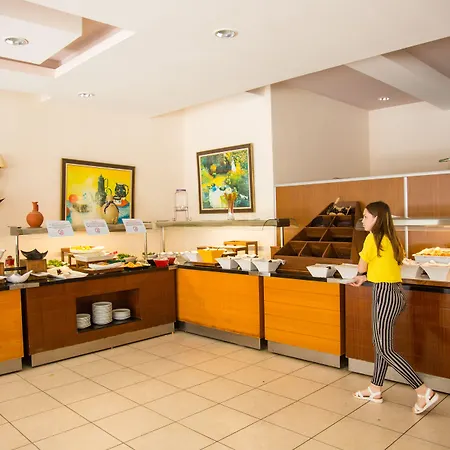 Village Family Ξενοδοχείο 4*