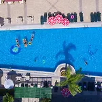 Apart-hotel Village Family