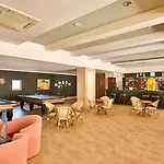 Apart-hotel Village Family 4*