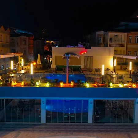 Village - شامل كليًا فندق