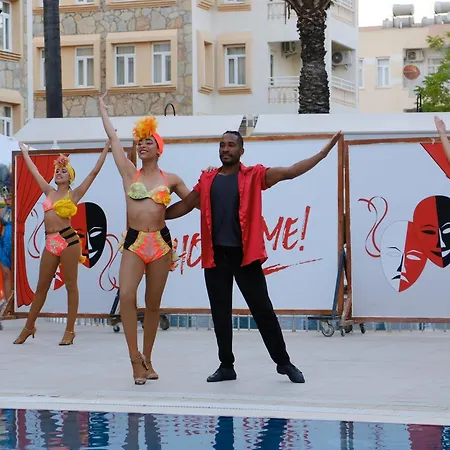 Hotel Village Family 4*