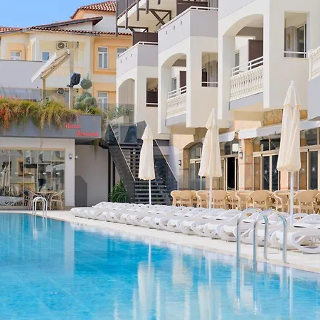 Village Family Apartahotel Side