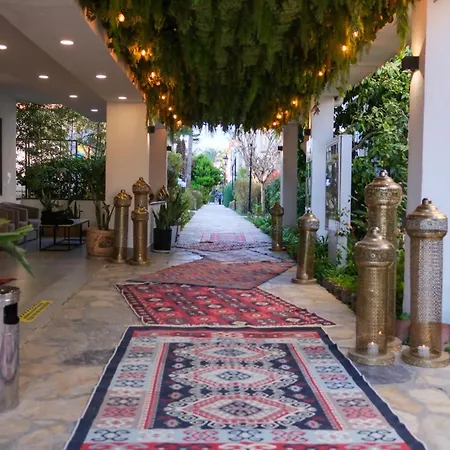 فندق Village - شامل كليًا
