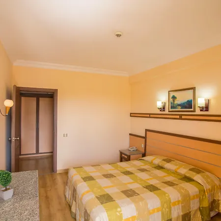 Hotel Village Family Side