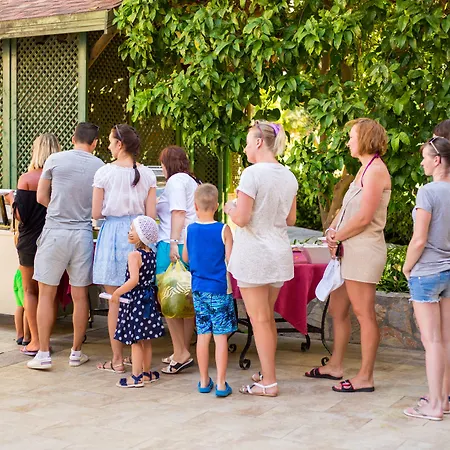 Village Family Apartahotel 4*