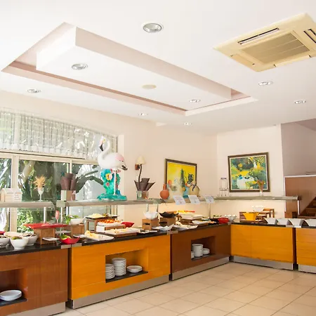 Hotel Village Family Side