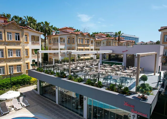 Hotel Village Family 4*