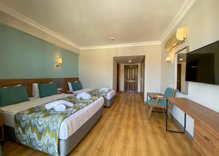 Village Family Hotell Side