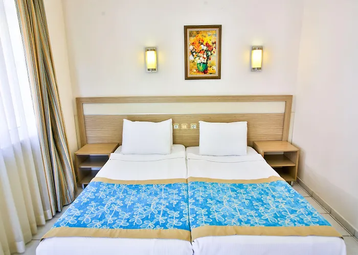 Village Family Hotell Side