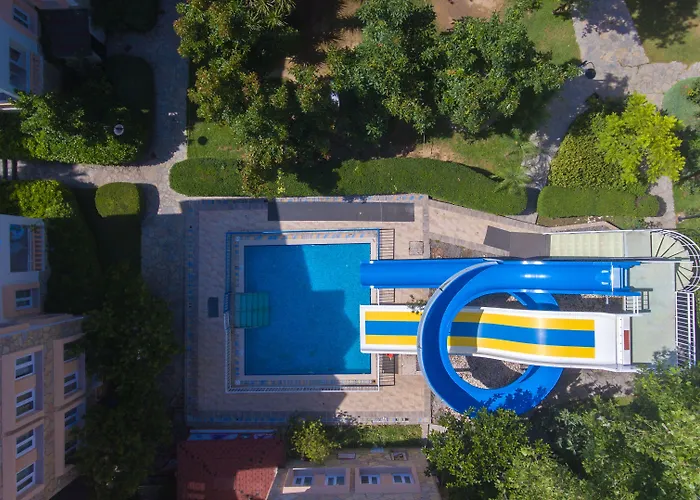 Hotell Village Family 4*