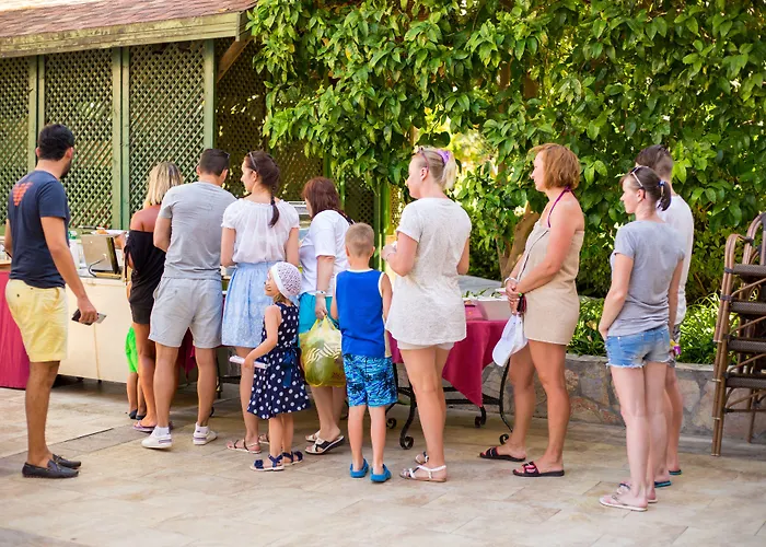 Village Family מלון 4*